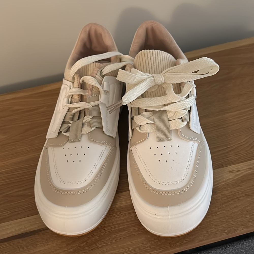 NWOT Womens White and Brown Casual Sneakers  - Bundle and Save! - Picture 4 of 4